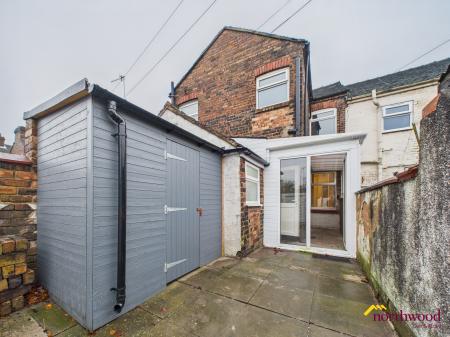2 bedroom Terraced House for sale in Hartshill Rd, Hartshill, Hartshill, ST4
