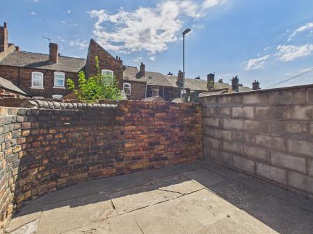 2 bedroom Terraced House for sale in Burnham St, Longton, ST4