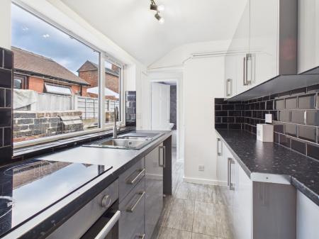 2 bedroom Terraced House for sale in Burnham St, Longton, ST4