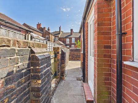 2 bedroom Terraced House for sale in Burnham St, Longton, ST4