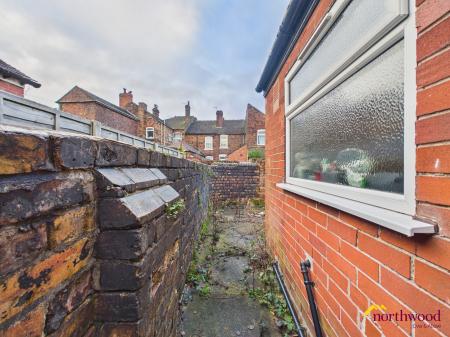 2 bedroom Terraced House for sale in Burnham St, Longton, ST4