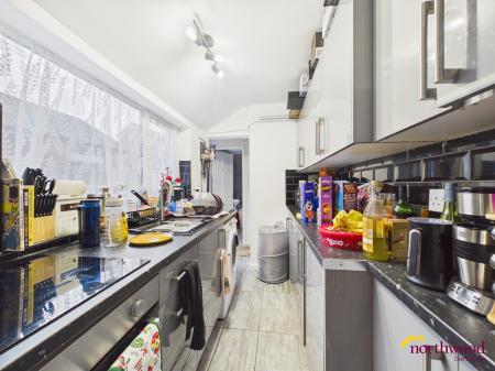 2 bedroom Terraced House for sale in Burnham St, Longton, ST4