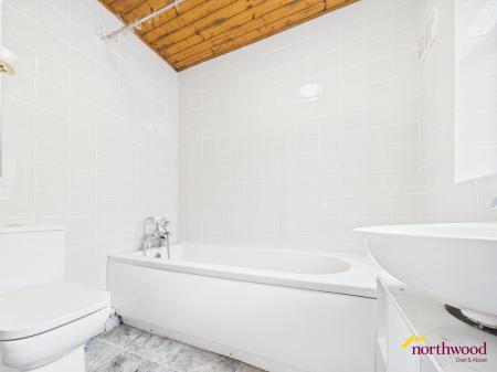 2 bedroom Terraced House for sale in London Rd, Stoke-on-Trent, ST4