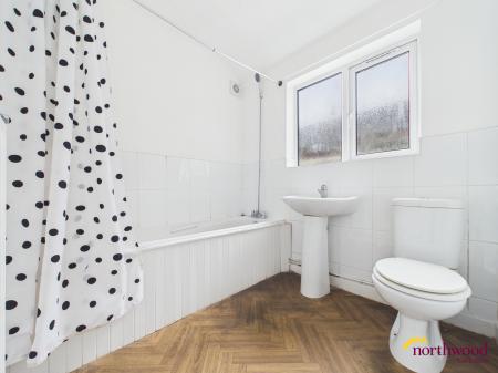 2 bedroom Terraced House to let in Birks Street, Stoke, Stoke-on-Trent, ST4