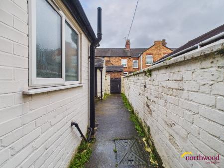 2 bedroom Terraced House to let in Birks Street, Stoke, Stoke-on-Trent, ST4
