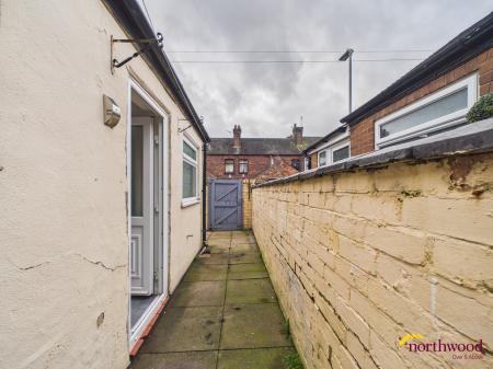 2 bedroom Terraced House for sale in Alma St, Fenton, ST4