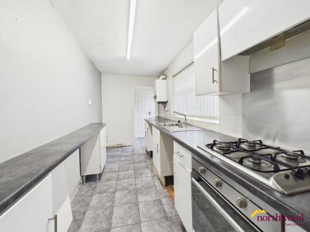 2 bedroom Terraced House for sale in Alma St, Fenton, ST4