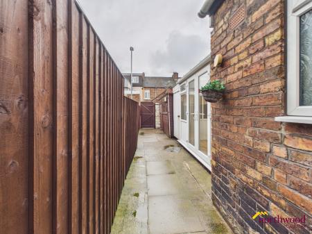 2 bedroom Terraced House for sale in Elgin Street, Shelton, Stoke-on-Trent, ST4