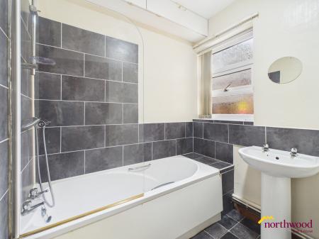 1 bedroom Flat to let in Stanley Street, Tunstall, ST6