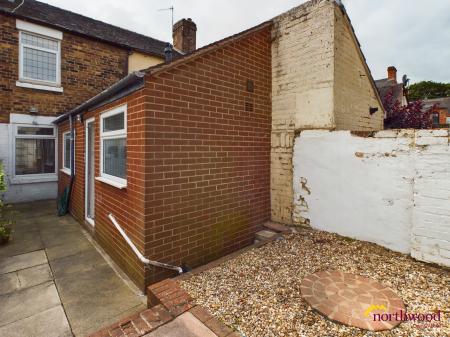 2 bedroom Terraced House for sale in Harris St, Penkhull, ST4