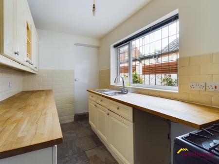 2 bedroom Terraced House for sale in Harris St, Penkhull, ST4