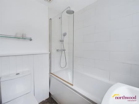 2 bedroom Terraced House for sale in Harris St, Penkhull, ST4