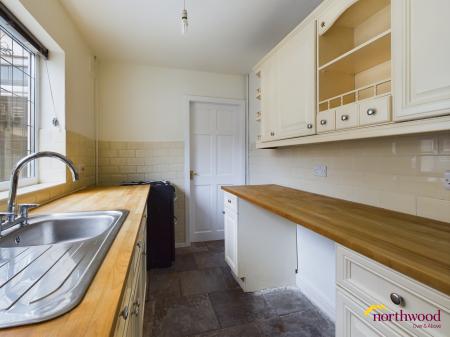 2 bedroom Terraced House for sale in Harris St, Penkhull, ST4