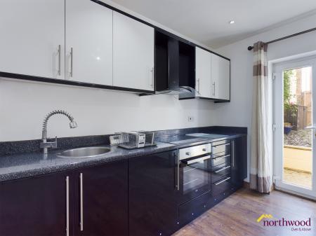 2 bedroom Town house to let in Ford Street, Silverdale, ST5