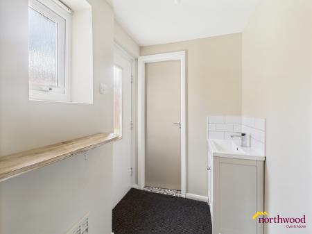 2 bedroom Town house to let in Hassam Avenue, Newcastle, Newcastle-under-Lyme, ST5