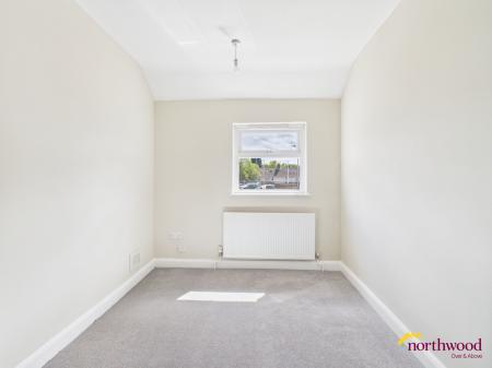 2 bedroom Town house to let in Hassam Avenue, Newcastle, Newcastle-under-Lyme, ST5