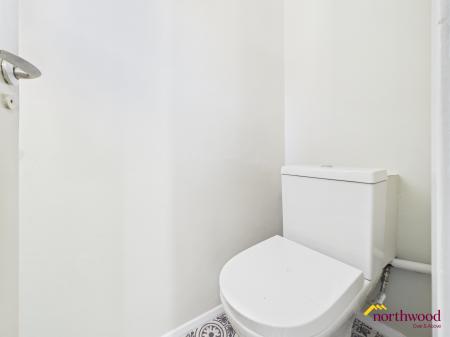 2 bedroom Town house to let in Hassam Avenue, Newcastle, Newcastle-under-Lyme, ST5