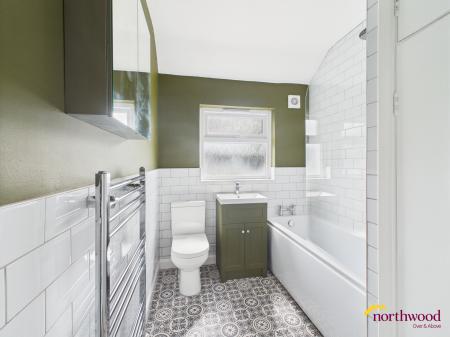 2 bedroom Town house to let in Hassam Avenue, Newcastle, Newcastle-under-Lyme, ST5