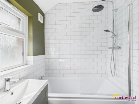 2 bedroom Town house to let in Hassam Avenue, Newcastle, Newcastle-under-Lyme, ST5