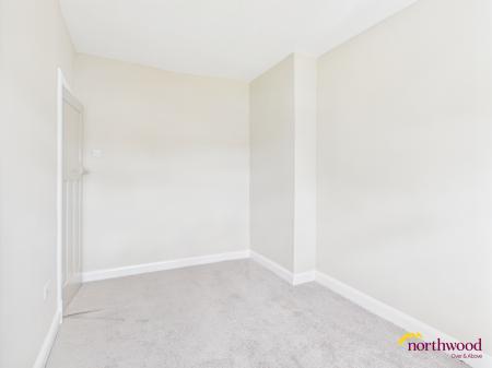 2 bedroom Town house to let in Hassam Avenue, Newcastle, Newcastle-under-Lyme, ST5