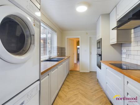 3 bedroom Terraced House to let in Kinsey Street, Silverdale, ST5