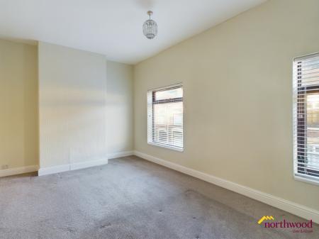 3 bedroom Terraced House to let in Kinsey Street, Silverdale, ST5