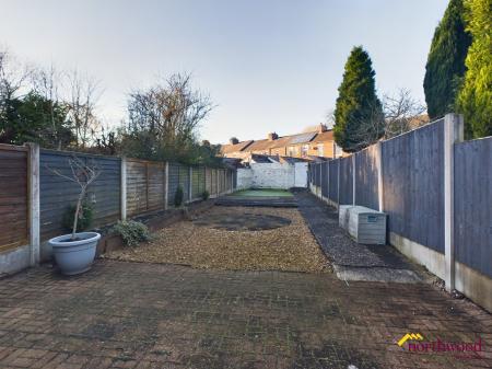 3 bedroom Terraced House to let in Kinsey Street, Silverdale, ST5