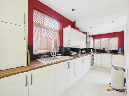 3 bedroom Semi-detached house to let in Mornington Road, Sneyd Green, Stoke-on-Trent, ST1