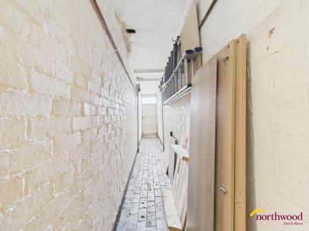 2 bedroom Terraced House to let in High Street, Alsagers Bank, ST7