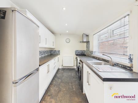 2 bedroom Terraced House to let in High Street, Alsagers Bank, ST7