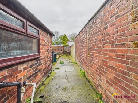 2 bedroom Terraced House to let in High Street, Alsagers Bank, ST7