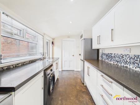 2 bedroom Terraced House to let in High Street, Alsagers Bank, ST7