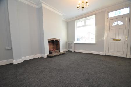 2 bedroom Terraced House to let in High Street, Alsagers Bank, ST7