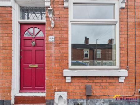 2 bedroom Terraced House to let in Salisbury Street, Tunstall, ST6