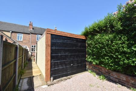 2 bedroom Terraced House to let in Chelmsford Road, Newcastle-under-Lyme, ST5