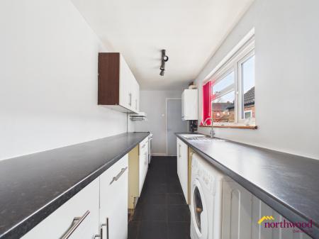 2 bedroom Terraced House to let in Chelmsford Road, Newcastle-under-Lyme, ST5