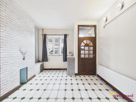 2 bedroom Terraced House to let in Chelmsford Road, Newcastle-under-Lyme, ST5