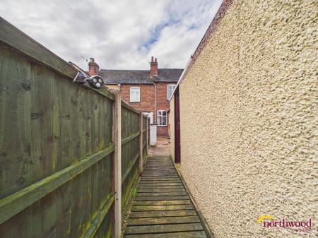 2 bedroom Terraced House to let in Chelmsford Road, Newcastle-under-Lyme, ST5