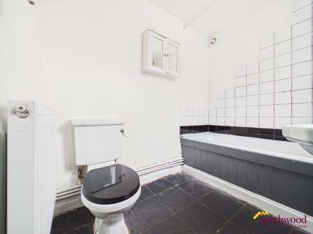 2 bedroom Terraced House to let in Chelmsford Road, Newcastle-under-Lyme, ST5