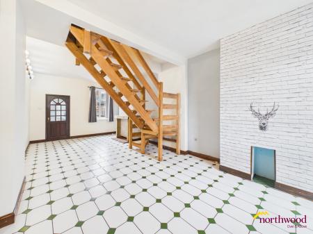 2 bedroom Terraced House to let in Chelmsford Road, Newcastle-under-Lyme, ST5