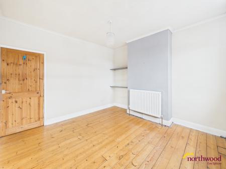 2 bedroom Terraced House to let in Chelmsford Road, Newcastle-under-Lyme, ST5