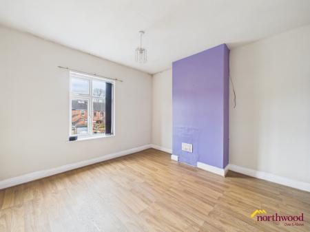 2 bedroom Terraced House to let in Chelmsford Road, Newcastle-under-Lyme, ST5