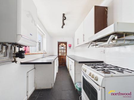 2 bedroom Terraced House to let in Chelmsford Road, Newcastle-under-Lyme, ST5