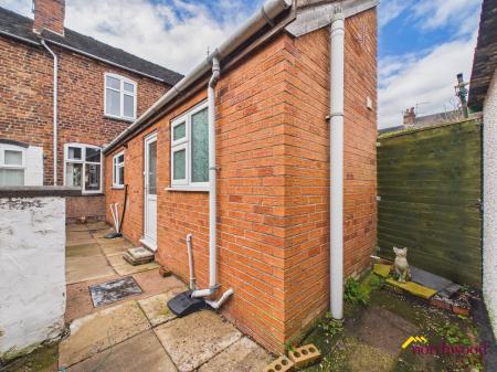 2 bedroom Terraced House to let in Chelmsford Road, Newcastle-under-Lyme, ST5