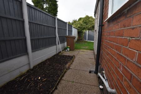 3 bedroom Semi-detached house to let in Albert Avenue, Stoke-on-Trent, ST3