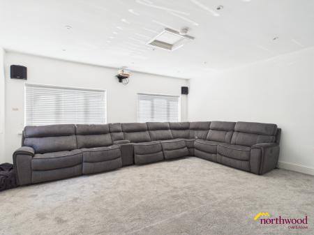 4 bedroom Detached house for sale in Basford Villas, Newcastle-under-Lyme, ST5