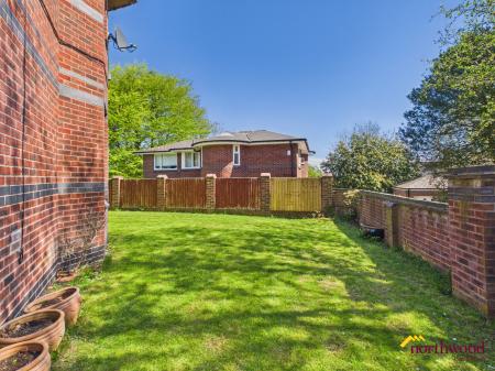 4 bedroom Detached house for sale in Basford Villas, Newcastle-under-Lyme, ST5