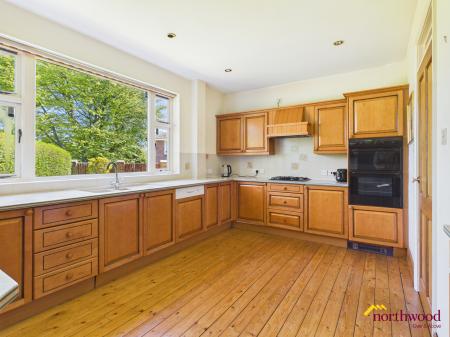 4 bedroom Detached house for sale in Basford Villas, Newcastle-under-Lyme, ST5