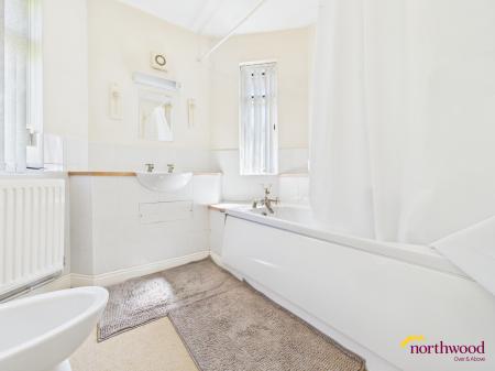 4 bedroom Detached house for sale in Basford Villas, Newcastle-under-Lyme, ST5