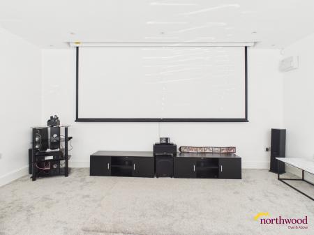 4 bedroom Detached house for sale in Basford Villas, Newcastle-under-Lyme, ST5